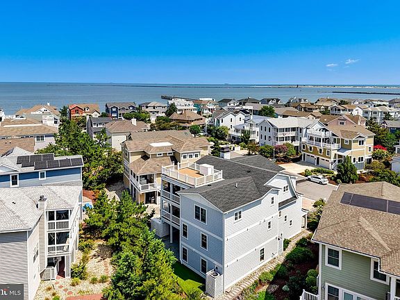 4th image of 309 W Cape Shores Dr