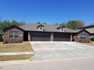 531 Vee St, Centerton, AR 72719