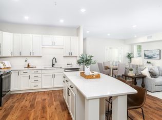 2350 Harbor Pl #109, Mound, MN 55364