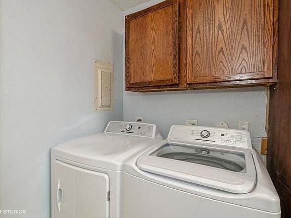 4th image of 615 W Hillside Dr