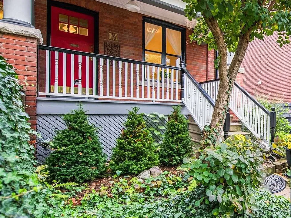 13 Winnifred Ave #UPPER