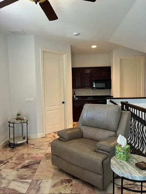 2 bed, 2300 sqft, $6,500 — Photo 3