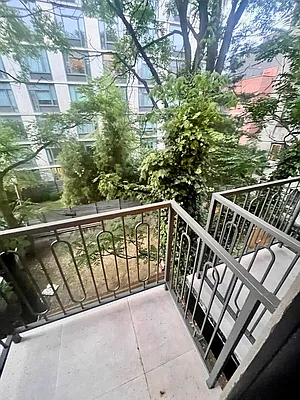 Rented by Nooklyn NYC LLC | media 21