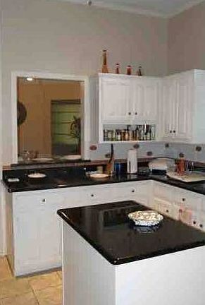 Kitchen & Breakfast Room