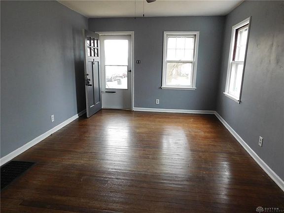 4th image of 1625 Humphrey Ave