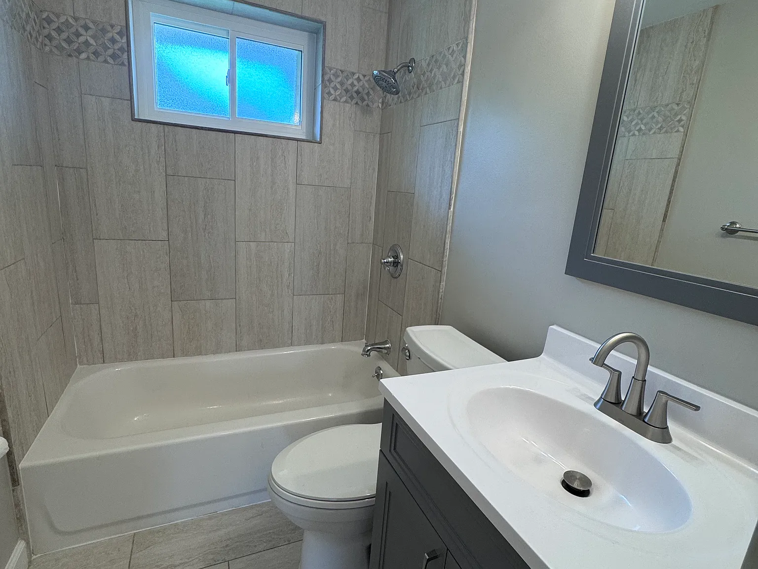 3 bed, 1088 sqft, $2,195 — Photo 3