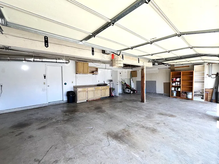 581 S Greenwich St — Photo 42