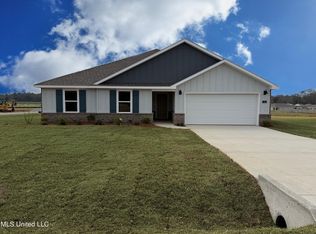 113 Dewberry Dr, Lucedale, MS 39452