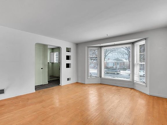 4th image of 6226 N Springfield Ave