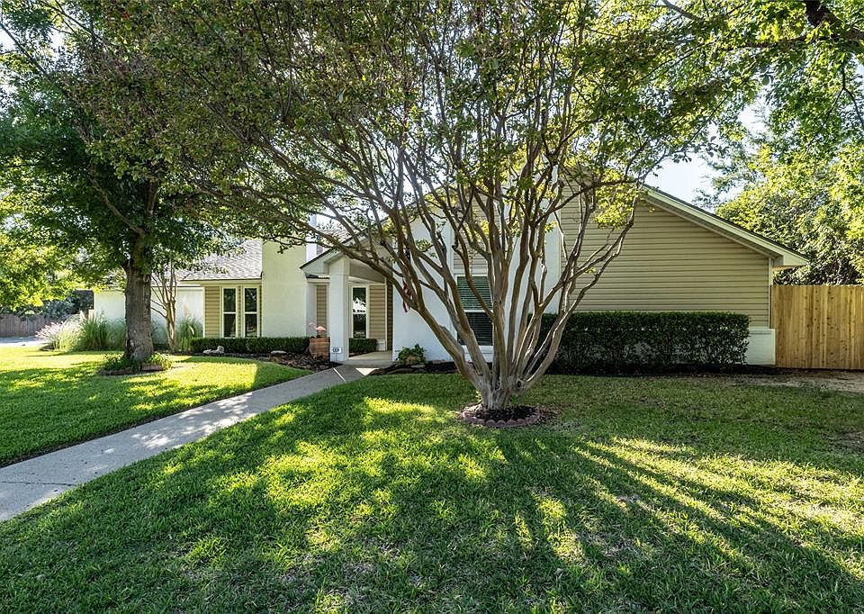 1st image of 2960 Flamingo Cir