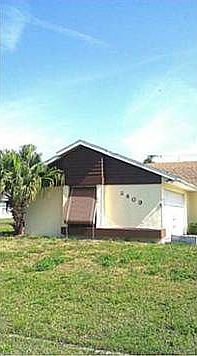 2nd image of 2409 SE Renick Ave