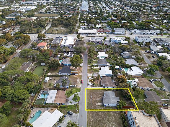 2nd image of 27 NE 17th Avenue