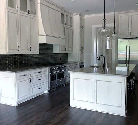 5th image of 8806 Queens (pvt) Ct