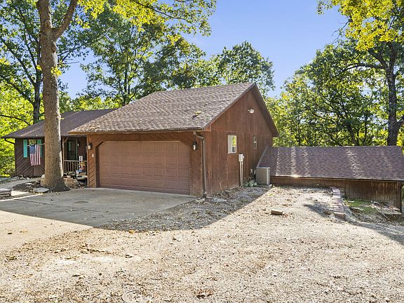 3rd image of 22 Summit Drive