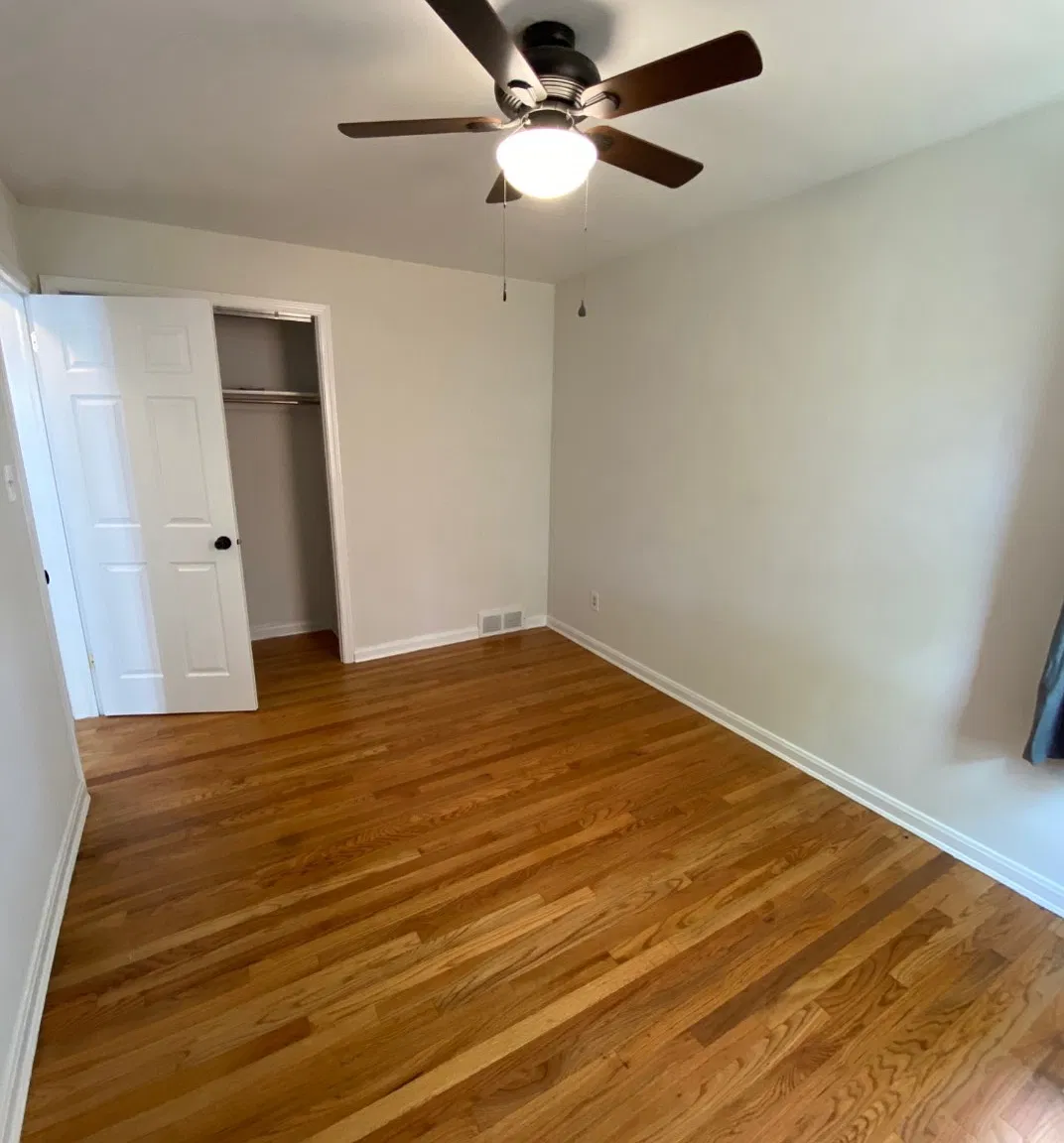 2 bed, 900 sqft, $1,350 — Photo 3