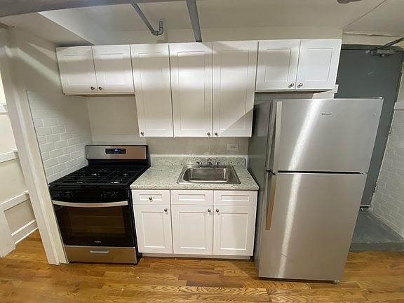 3rd image of 1715 W Albion Ave #G