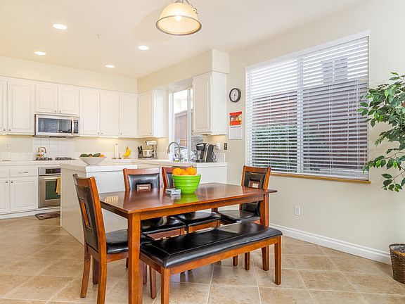 2nd image of 3157 Amberwood Ln