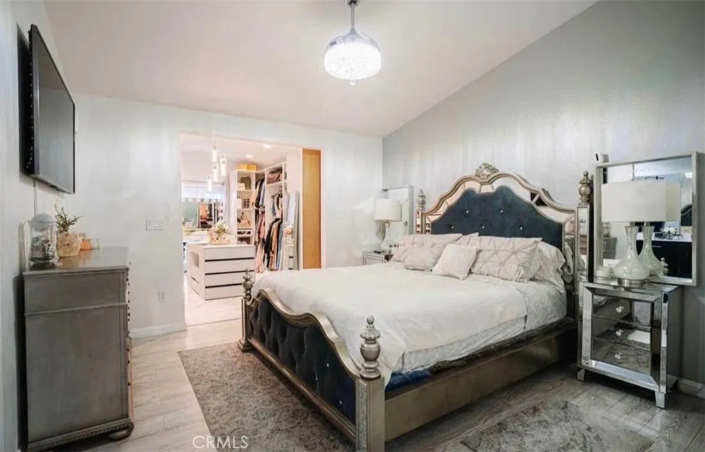 4 bed, 2255 sqft, $3,850 — Photo 2