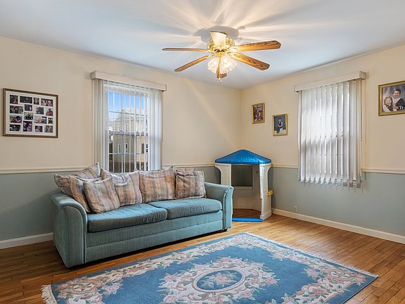 5th image of 108 Florence St