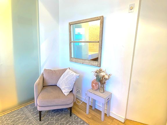 3rd image of 110 Thompson St APT 6C