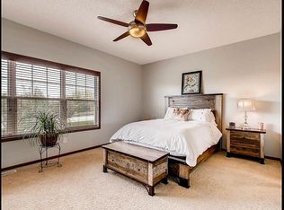 1557 Sumac Cir, Carver, MN 55315