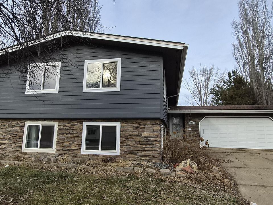 1st image of 445 10th St E