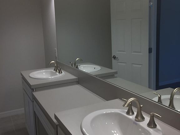 2nd image of 5012 Sylvester Loop