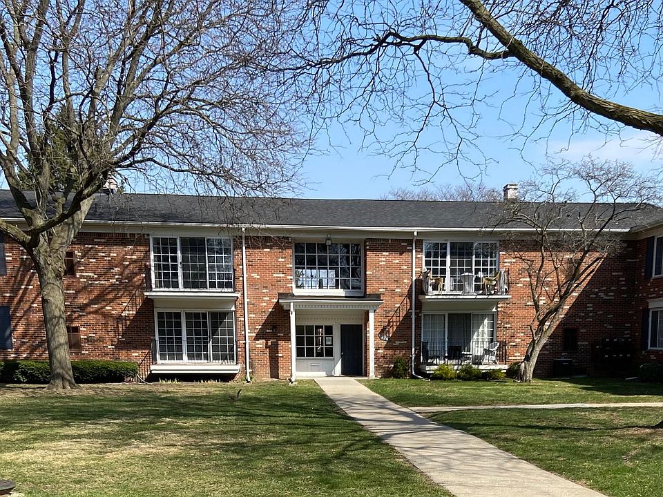 1st image of 436 Fox Hills Dr #2