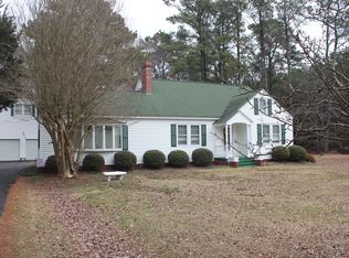 434 Circle Dr, Bavon, VA 23138