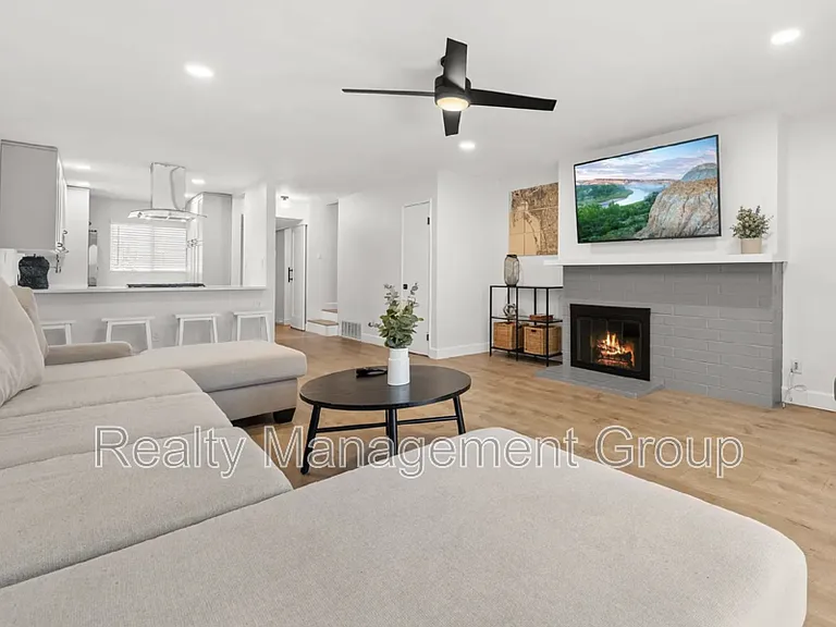 6821 Alvarado Rd #8 — Photo 12