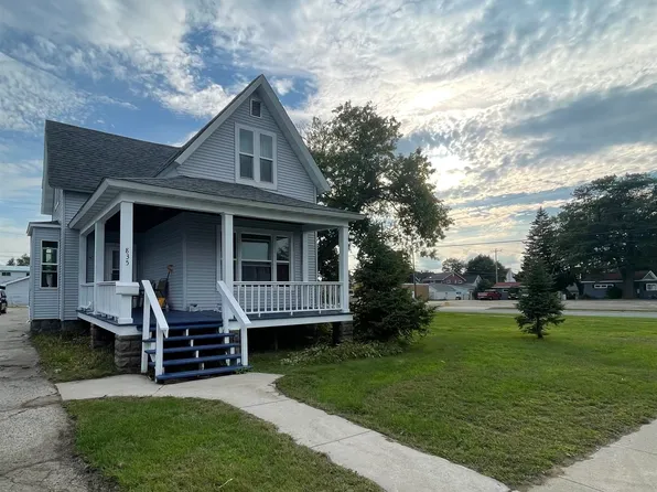 835 Main St, Marinette, WI 54143
