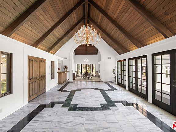 5th image of 1449 Doral Cir