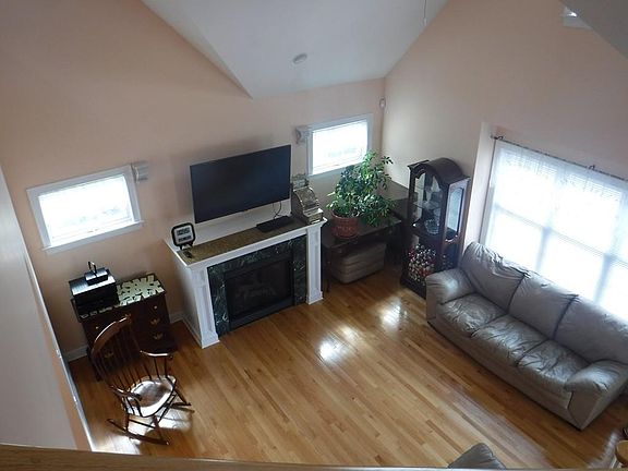5th image of 17 Mulligan Dr
