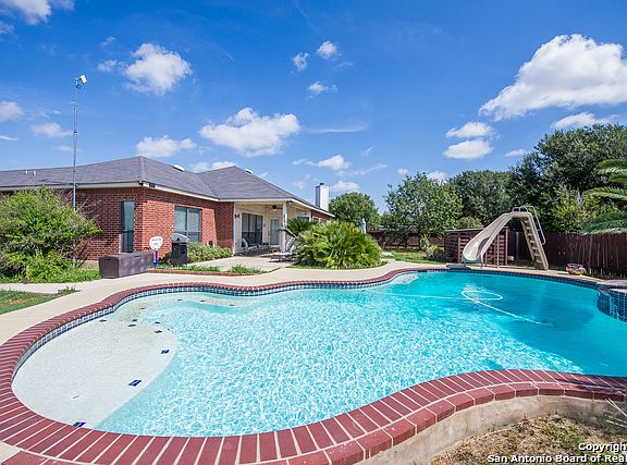 4th image of 102 Woodland Dr