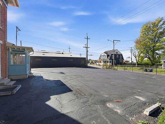 2nd image of 607 E Charles St