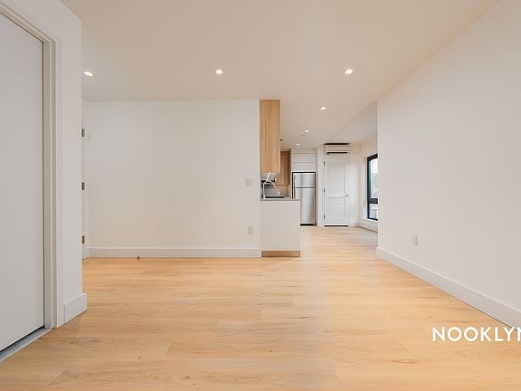 5th image of 393 Weirfield St #102