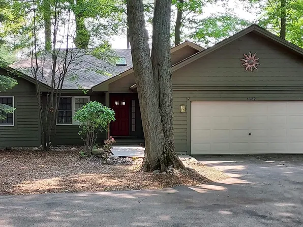 5389 Miller Dr, Bellaire, MI 49615