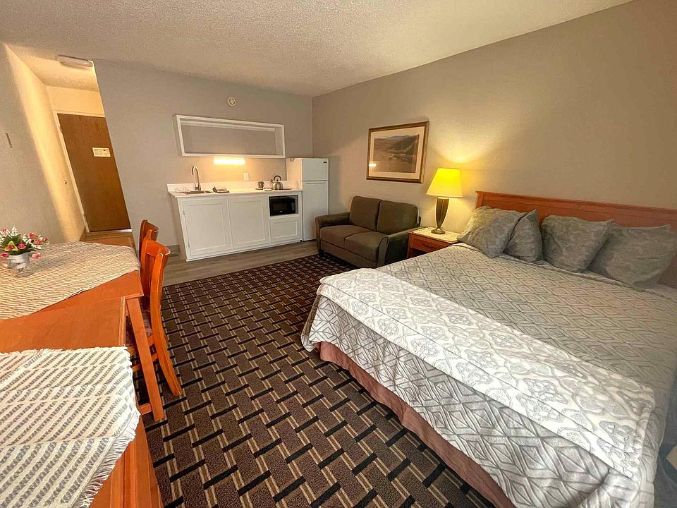 2nd image of 850 Lindsay Blvd #227