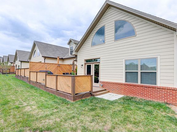 2nd image of 1113 Andalusian Way #29