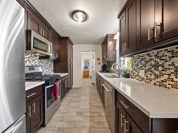 2nd image of 2951 Mockingbird Ln