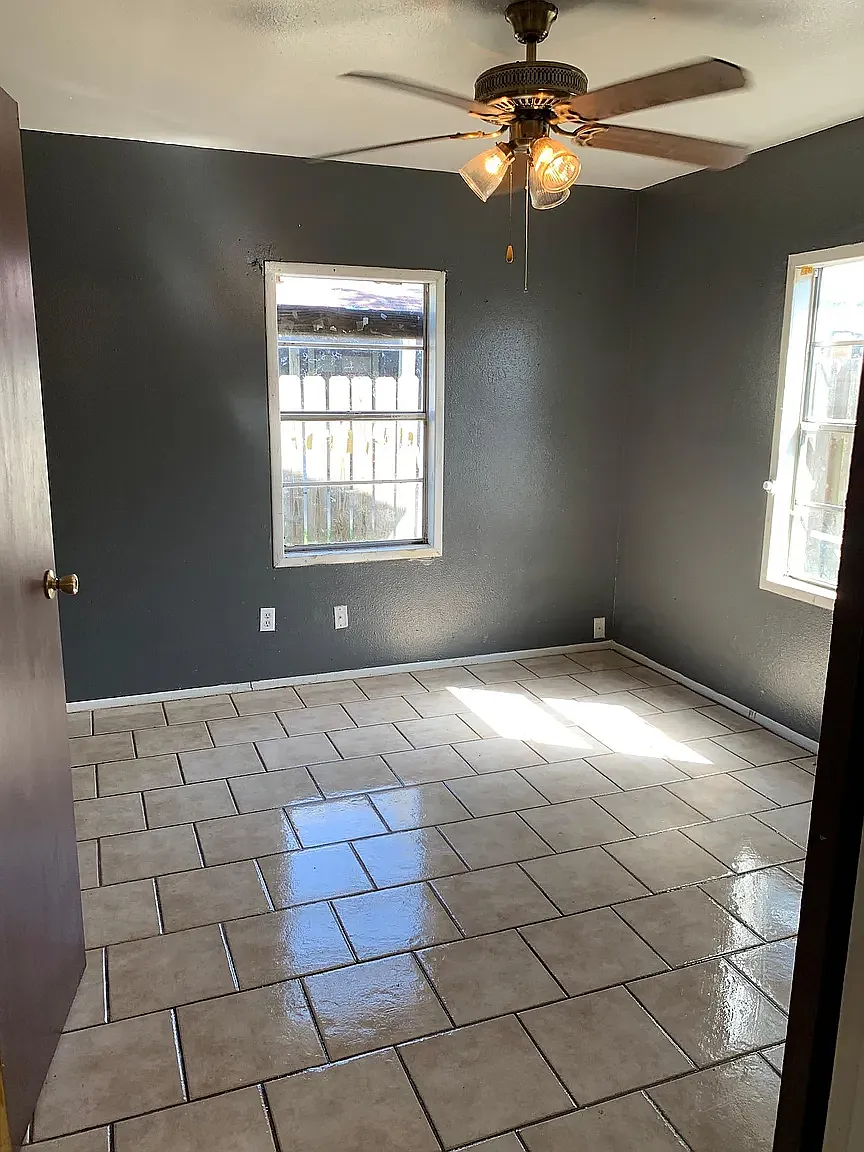 2 bed, 550 sqft, $895 — Photo 3