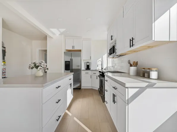 7927 Plymouth St, Oakland, CA 94621