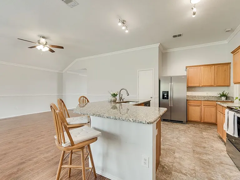1004 Trickham Dr — Photo 11