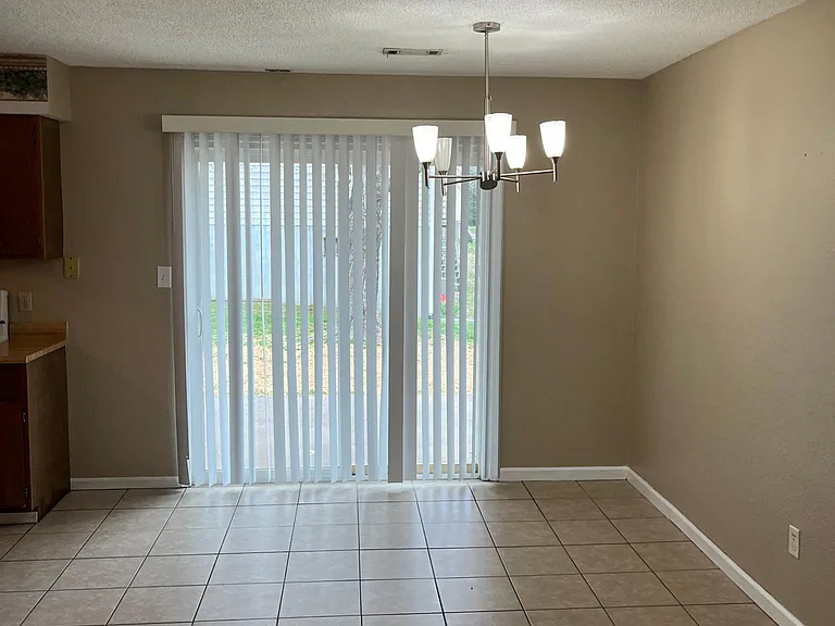 420 Willow Bend Dr — Photo 4