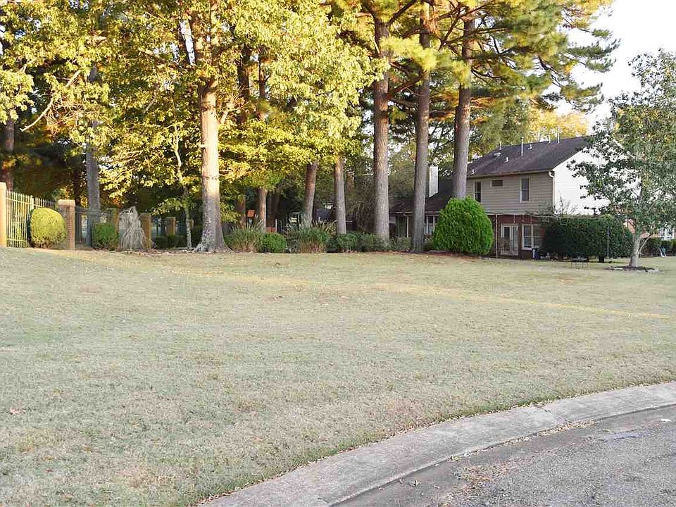 1st image of 3940 Muirfield Dr #26