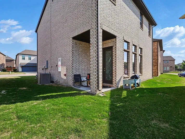222 Woodson St — Photo 37