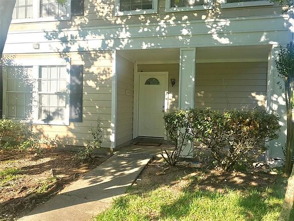 2nd image of 15850 W Park Ct