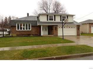31 Christen Ct, Lancaster, NY 14086