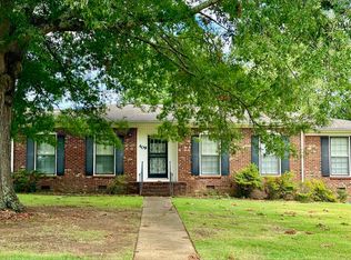 409 Roxie Dr, Florence, AL 35633