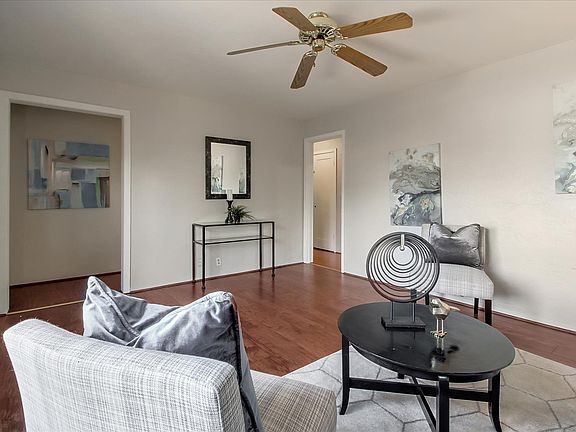 3rd image of 1582 Virginia Pl